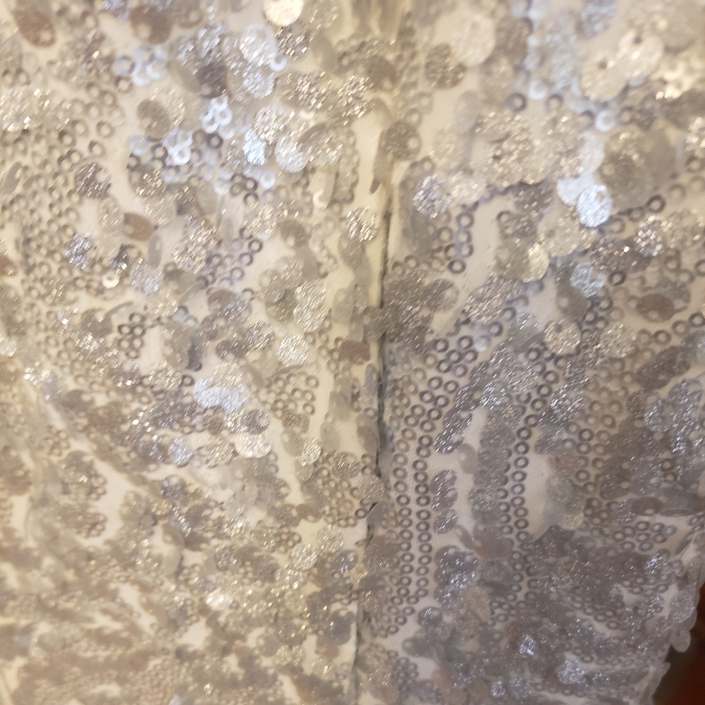 Dress - Picture 4 of 9